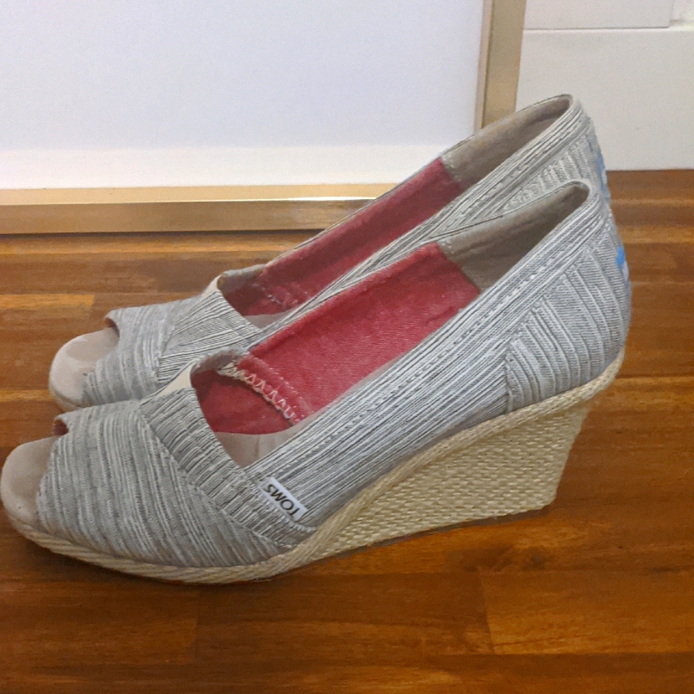 Toms Wedges size 9.5